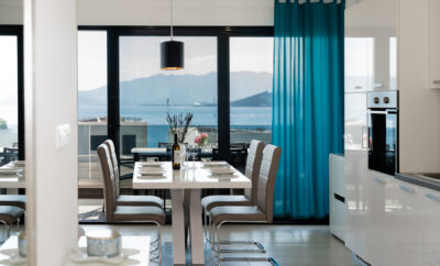 Moni’s — Apartment mit Meerblick und Pool, Slatine
